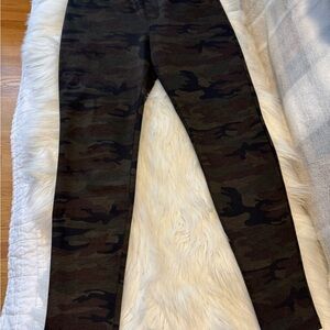 Sanctuary women’s  Camouflage Print Leggings